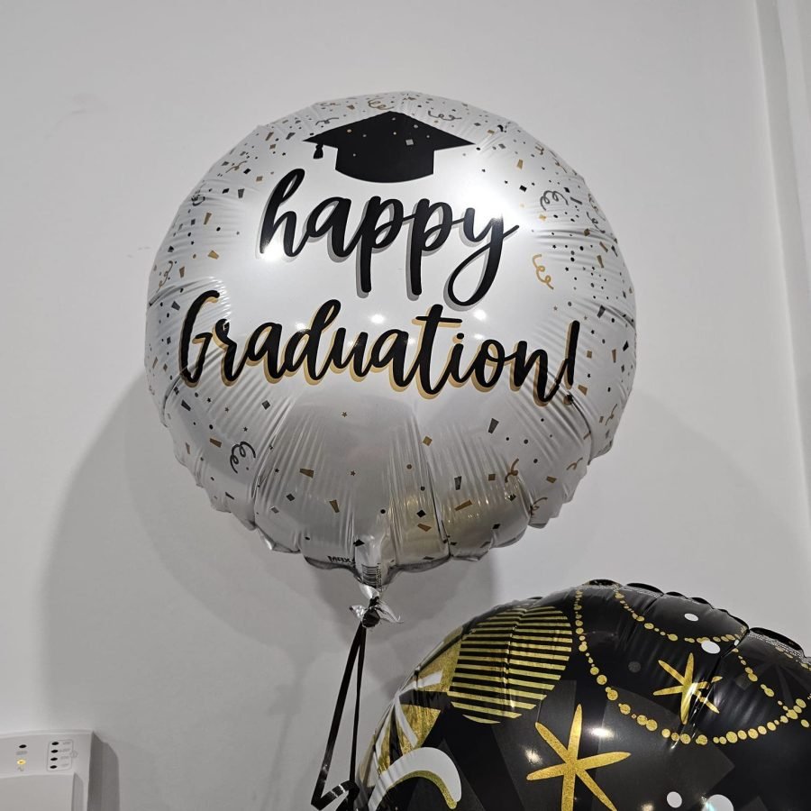 Graduation helium balloon bouquet